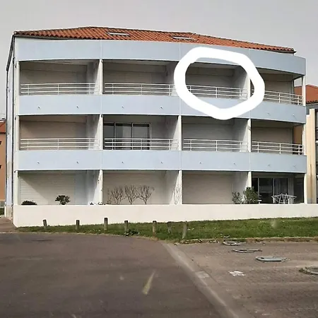 Flat *